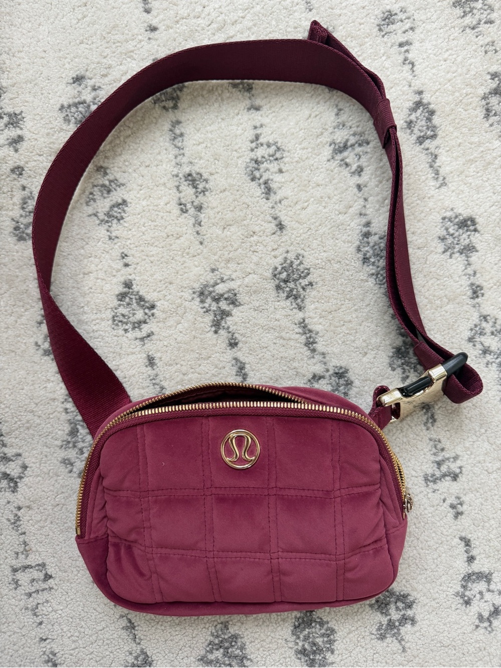 Lululemon Limited Edition Velour Quilted Burgundy Belt Bag with Gold Accent - Picture 4 of 13